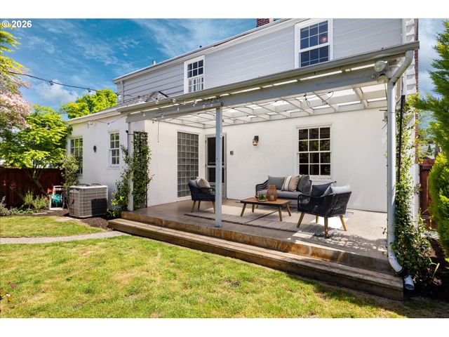 3045 Ne 32ND Pl, Portland, OR 97212
