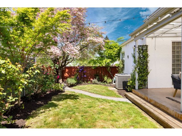 3045 Ne 32ND Pl, Portland, OR 97212