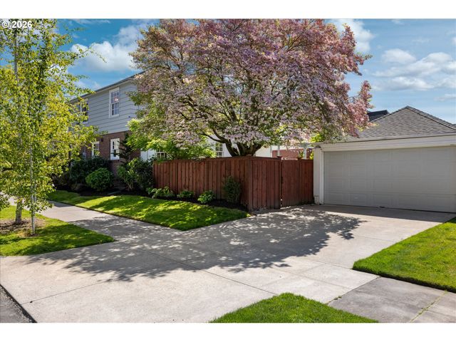 3045 Ne 32ND Pl, Portland, OR 97212