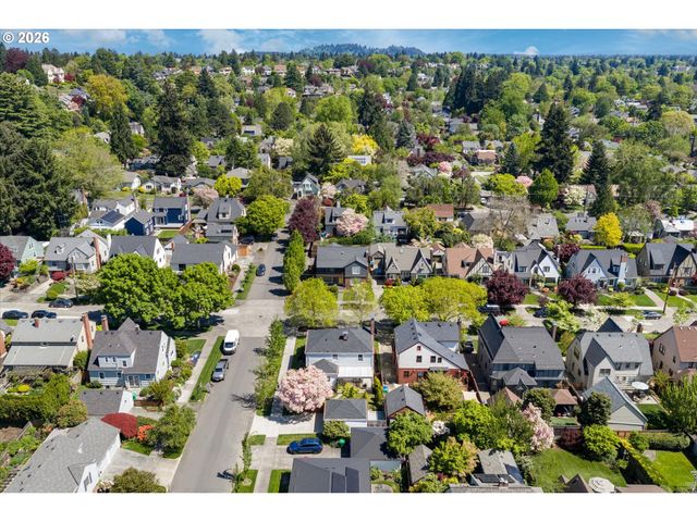 3045 Ne 32ND Pl, Portland, OR 97212