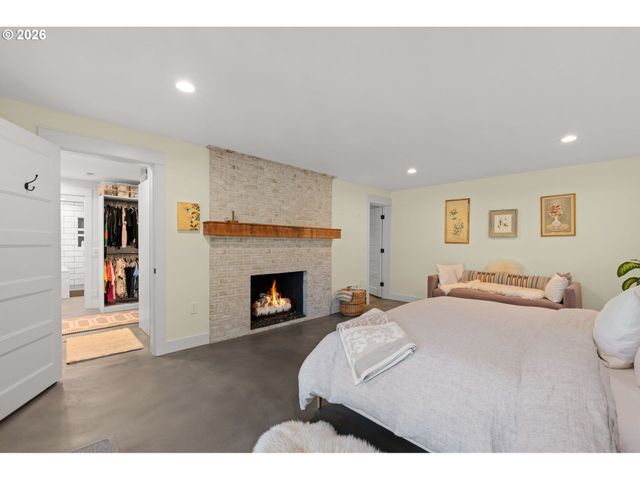 8795 Sw BIRCHWOOD Rd, Portland, OR 97225