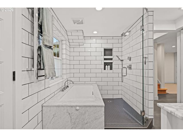 8795 Sw BIRCHWOOD Rd, Portland, OR 97225