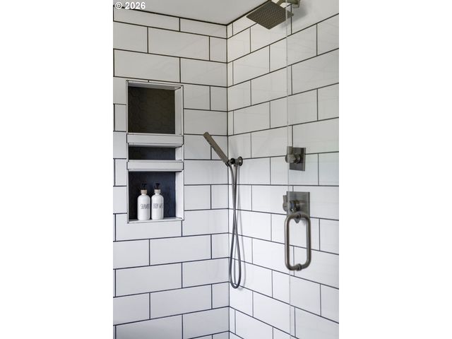 8795 Sw BIRCHWOOD Rd, Portland, OR 97225