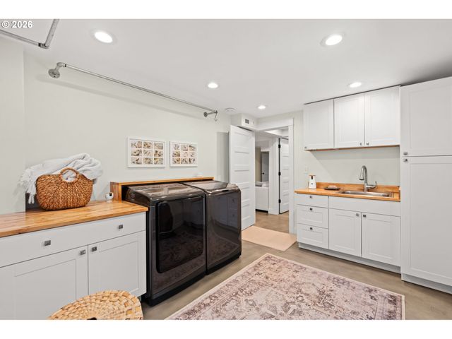 8795 Sw BIRCHWOOD Rd, Portland, OR 97225