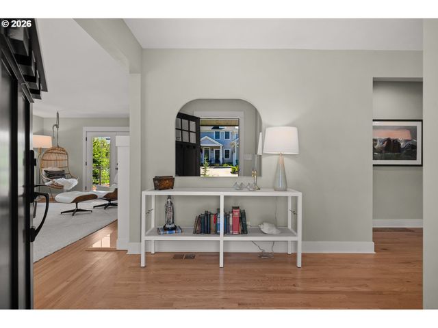 8795 Sw BIRCHWOOD Rd, Portland, OR 97225