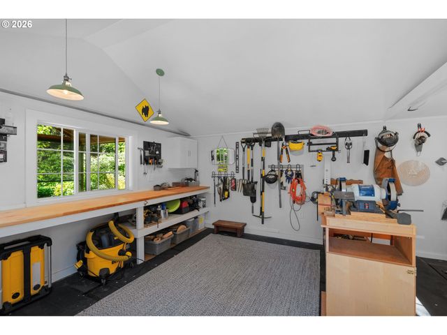 8795 Sw BIRCHWOOD Rd, Portland, OR 97225