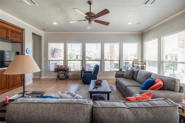 115 Lake Sterling Gate Drive, Spring, TX 77379