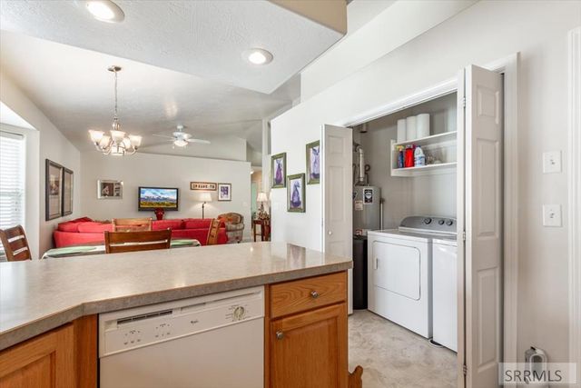 3838 Summerridge Cir, Ammon, ID 83406