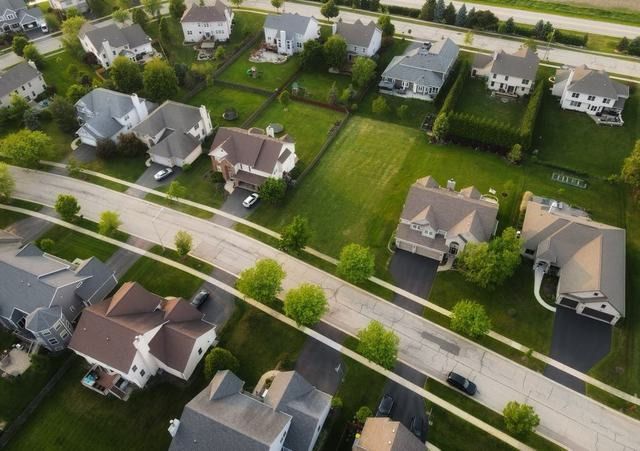 5259 Greenshire Circle, Lake In The Hills, IL 60156