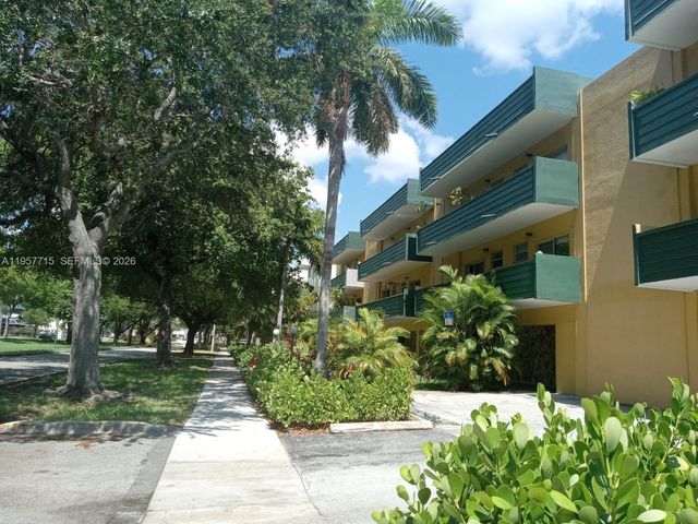 1975 NE 135th Street 3C, North Miami, FL 33181