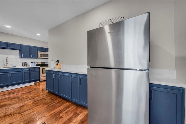 2745 Holmes Street, Kansas City, MO 64109