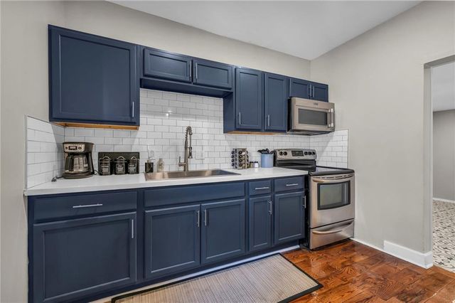 2745 Holmes Street, Kansas City, MO 64109