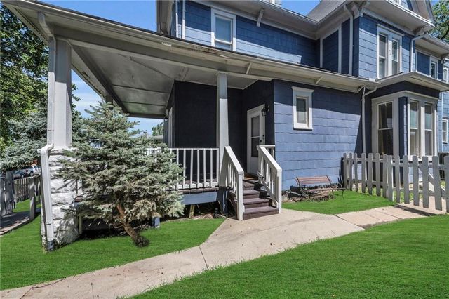 2745 Holmes Street, Kansas City, MO 64109