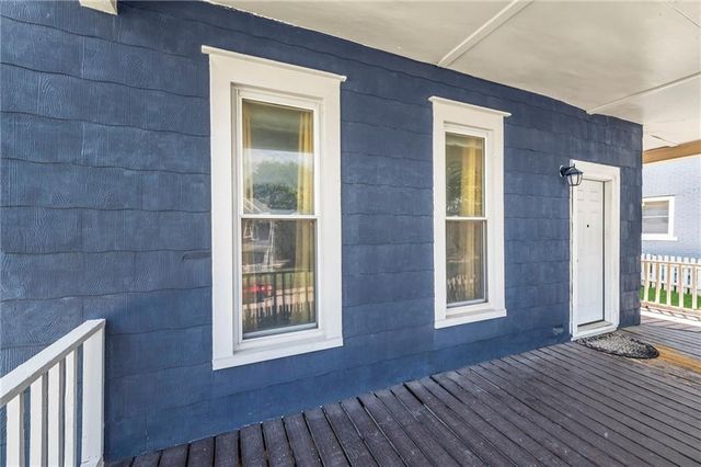 2745 Holmes Street, Kansas City, MO 64109