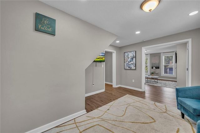 2745 Holmes Street, Kansas City, MO 64109