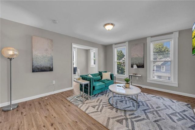 2745 Holmes Street, Kansas City, MO 64109