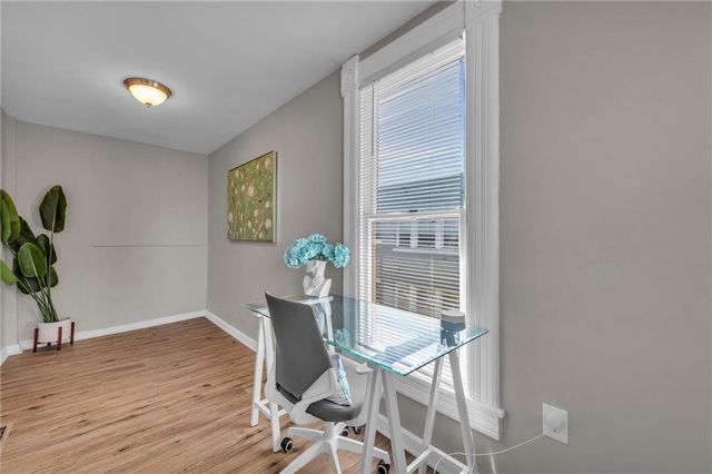 2745 Holmes Street, Kansas City, MO 64109
