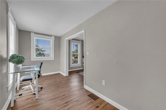 2745 Holmes Street, Kansas City, MO 64109