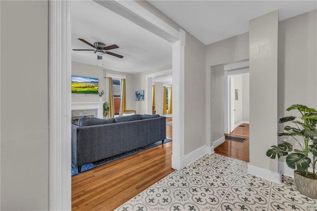 2745 Holmes Street, Kansas City, MO 64109