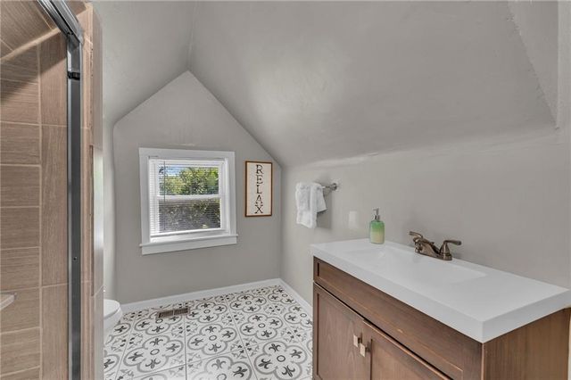 2745 Holmes Street, Kansas City, MO 64109