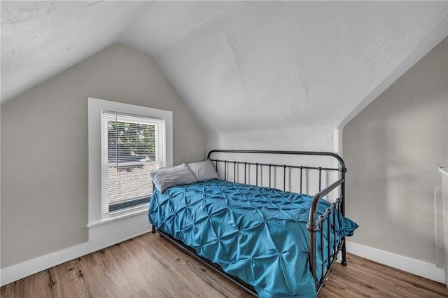 2745 Holmes Street, Kansas City, MO 64109