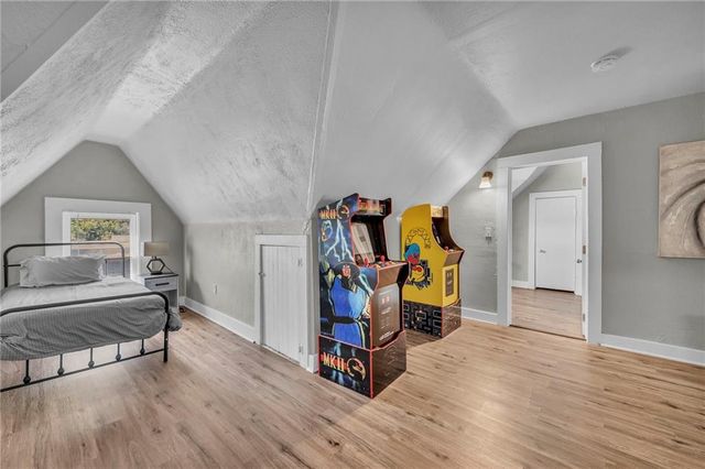 2745 Holmes Street, Kansas City, MO 64109