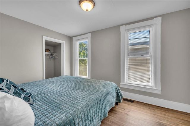 2745 Holmes Street, Kansas City, MO 64109