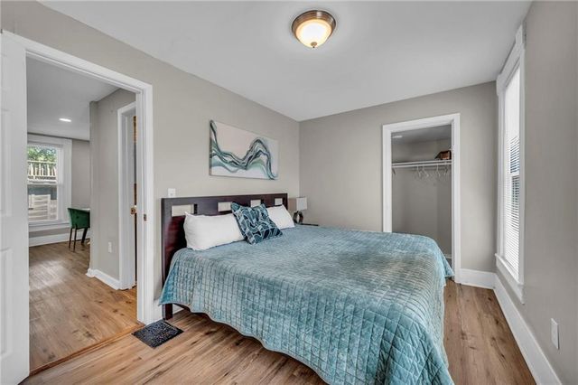2745 Holmes Street, Kansas City, MO 64109