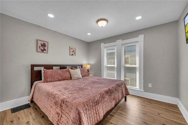 2745 Holmes Street, Kansas City, MO 64109