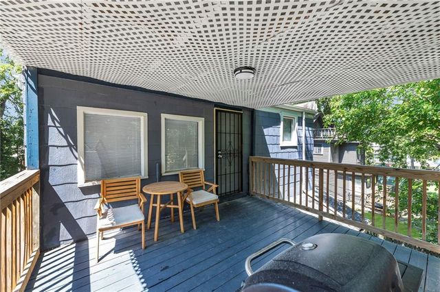 2745 Holmes Street, Kansas City, MO 64109