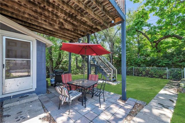 2745 Holmes Street, Kansas City, MO 64109