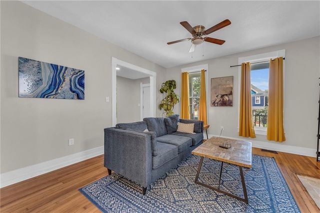 2745 Holmes Street, Kansas City, MO 64109