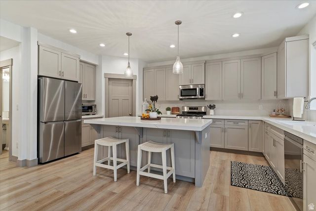 365 S MOUNTAIN RD, Fruit Heights, UT 84037