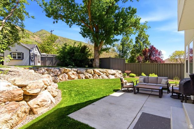 365 S MOUNTAIN RD, Fruit Heights, UT 84037