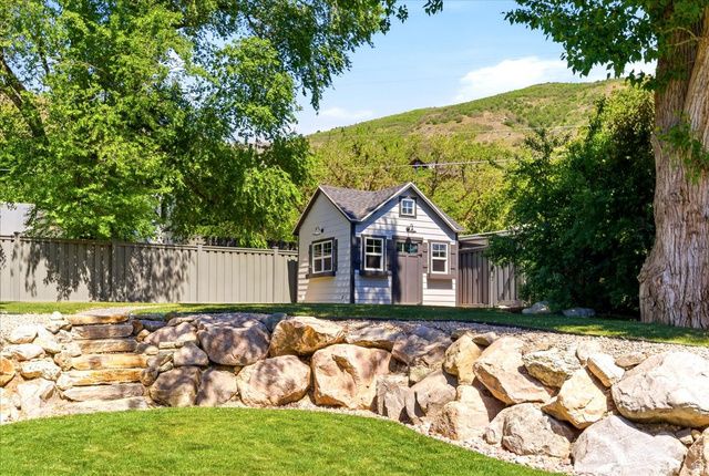 365 S MOUNTAIN RD, Fruit Heights, UT 84037