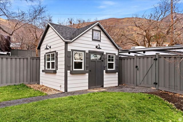 365 S MOUNTAIN RD, Fruit Heights, UT 84037