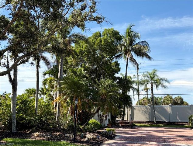 4596 Southern Breeze DR, Naples, FL 34114
