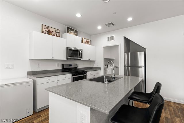 6509 Cinnamon Hazlenut Street, North Las Vegas, NV 89084