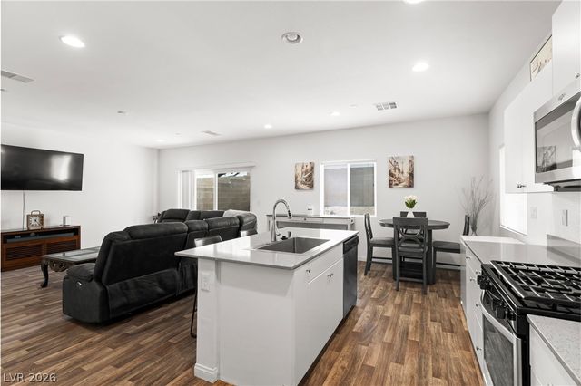 6509 Cinnamon Hazlenut Street, North Las Vegas, NV 89084