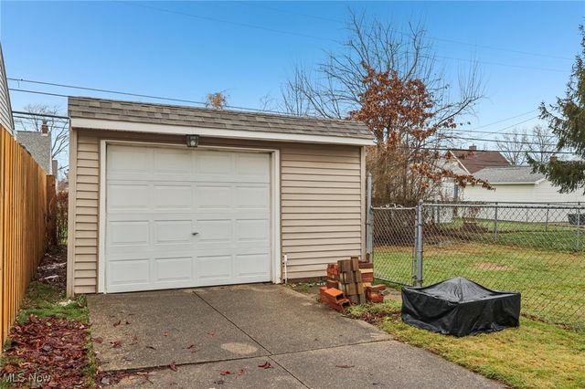 5702 Luelda Avenue, Parma, OH 44129