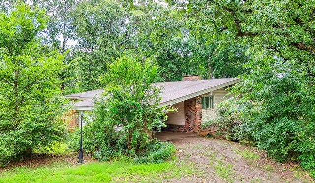32 Russell Lane, Russellville, AR 72802