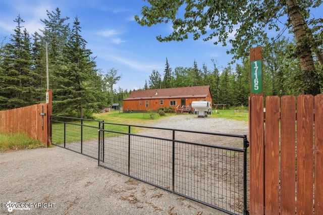 17165 E Plumley Road, Palmer, AK 99645