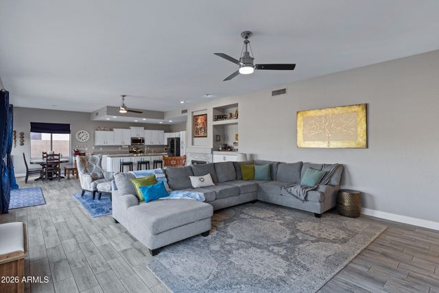 1350 W DEER CREEK Road, Phoenix, AZ 85045