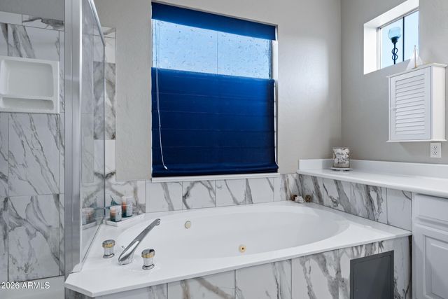 1350 W DEER CREEK Road, Phoenix, AZ 85045
