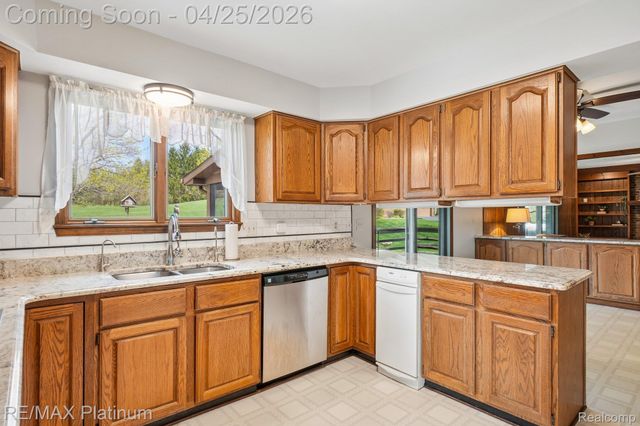 555 Crawford Farm Lane, Milford Charter Township, MI 48380