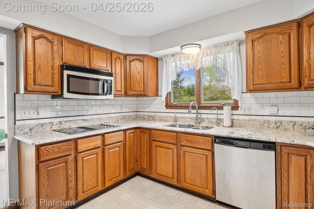 555 Crawford Farm Lane, Milford Charter Township, MI 48380