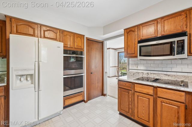 555 Crawford Farm Lane, Milford Charter Township, MI 48380