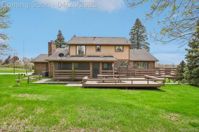 555 Crawford Farm Lane, Milford Charter Township, MI 48380