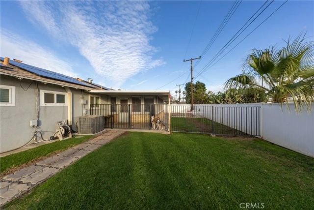 669 W Grovewood, Bloomington, CA 92316