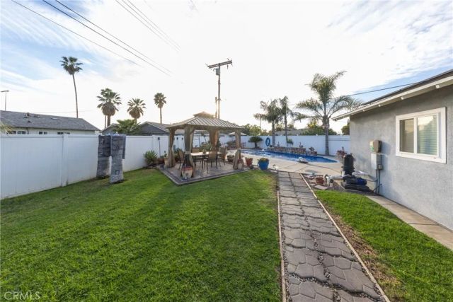 669 W Grovewood, Bloomington, CA 92316